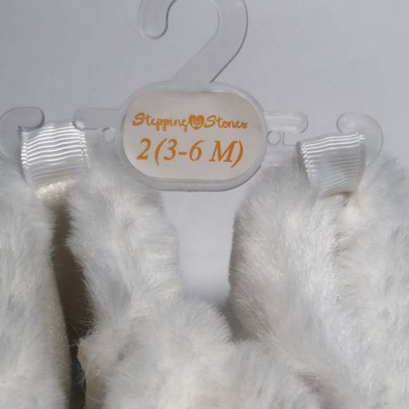 Girls white soft warm stepping stones fur booties - Picture 3 of 8